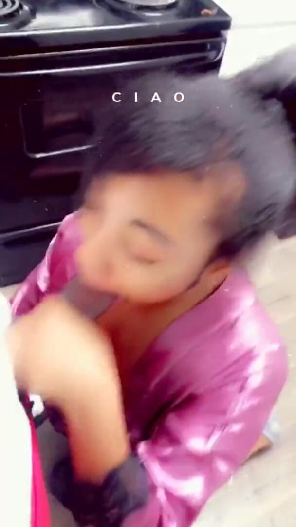 Fijii pornbox: J’ai joui sur une pipe baveuse est venue pour lui...
