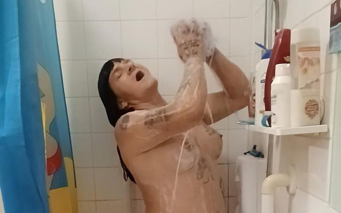 GloriaHesafan: Безумный душ