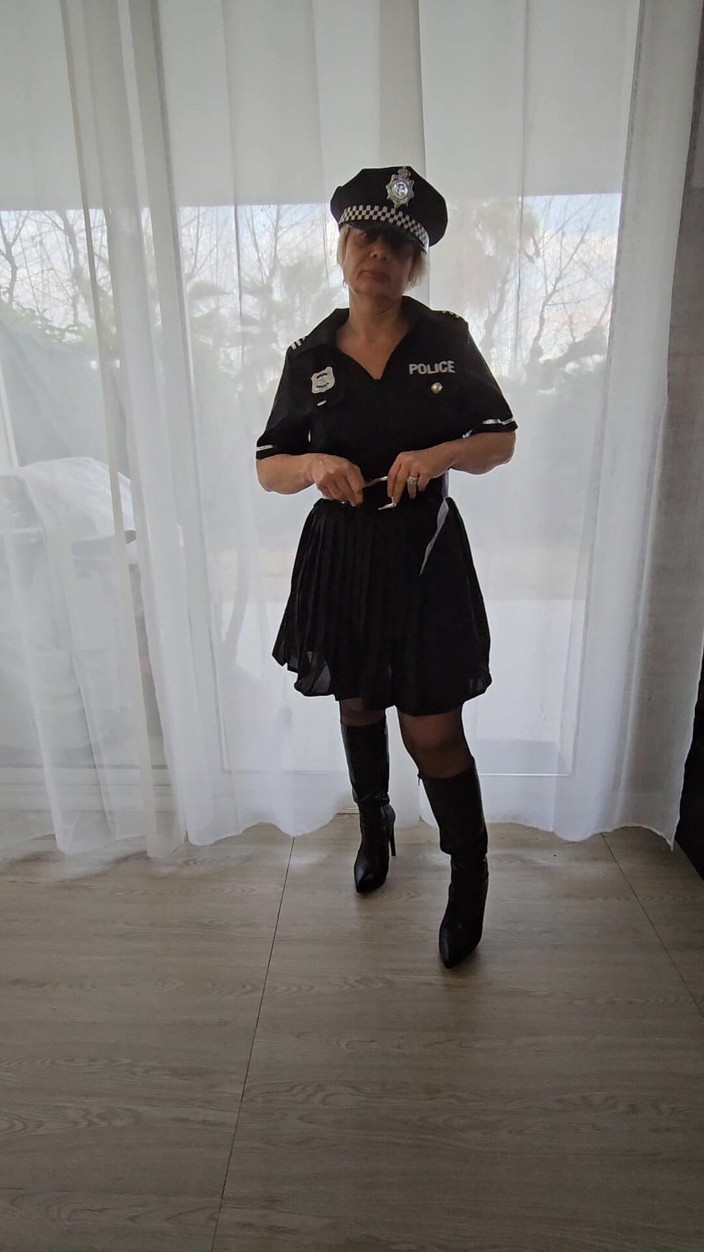 Sofy13: Polisi striptis