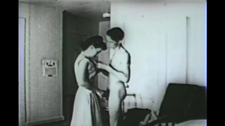 Vintage megastore: Le réalisateur vintage ne baise que des chattes poilues (film complet)