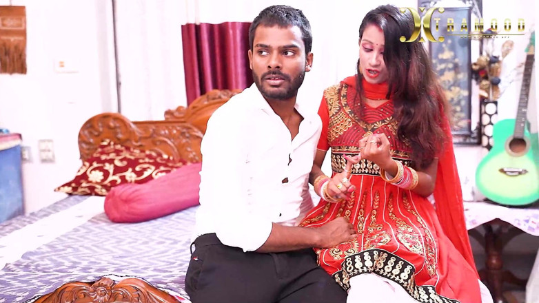 Xtramood: Romance desi avec une femme nouvellement mariée