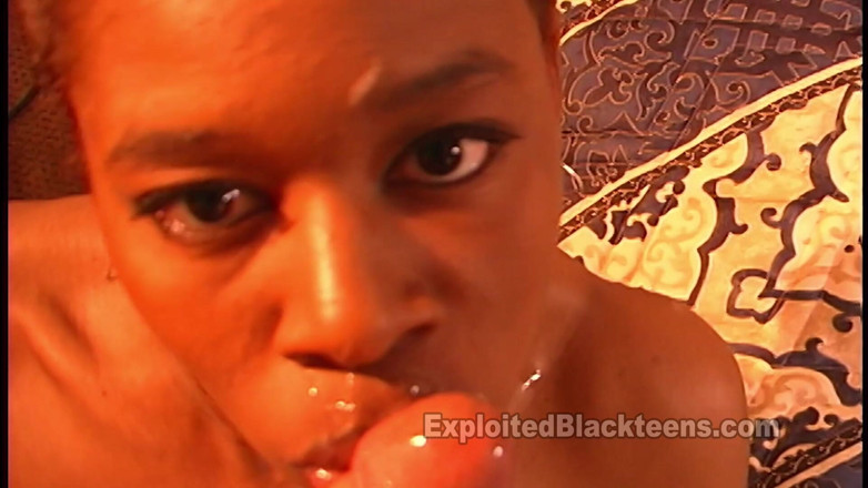 Exploited black teens: Темношкіра перша тімерка чудово працює у своєму аматорському порно відео
