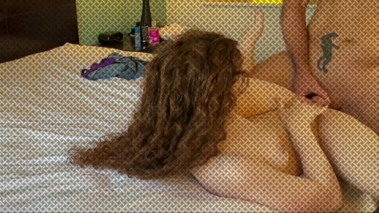 DCTrousersnake: Пожилой мужчина DctrousersNake трахает молодую тугую Марину Vaylor - первый анал в истории, и это застукали на видео