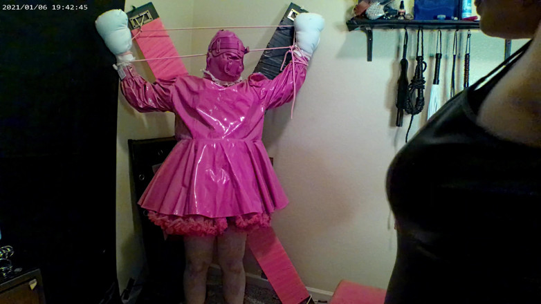 MistressMandslave: Tapette en vinyle rose