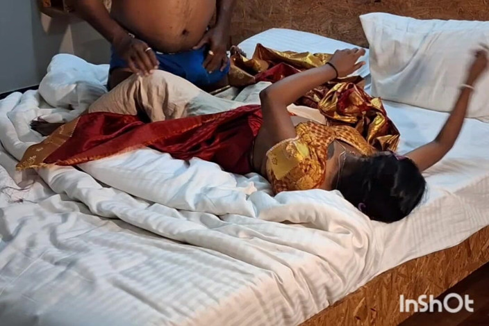 Funny couple porn studio: Saree de seda vermelha 1