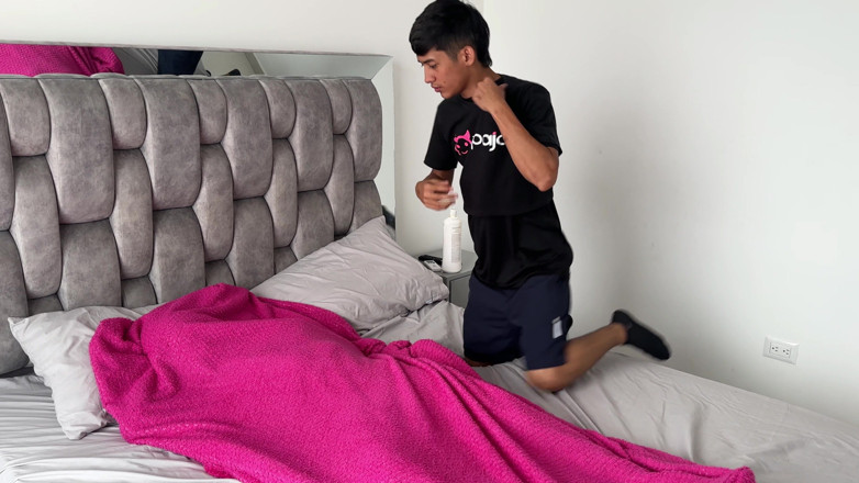 Erickandzoe: Je confonds ma demi-sœur excitée pensant qu’elle est ma copine,...