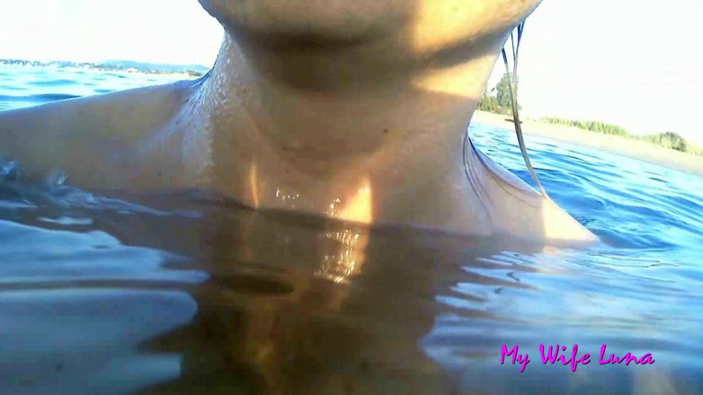 My Wife Luna: Follada en el playa
