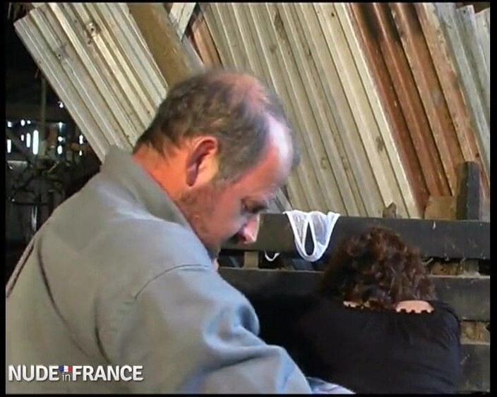 La France a Poil: Хіба ми не добрі в сараї, дупа в сіні і пизда в повітрі?