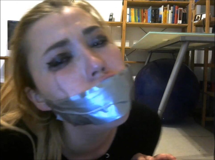 Selfgags classic: Bouche emballée et bande bâillonnée !