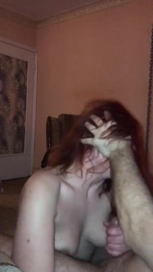 Elena917: Extreem hard in gezicht slaan, vingeren, spuiten