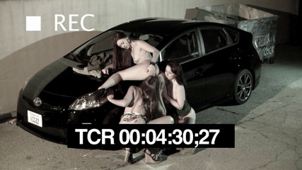 Radical Lesbian: Lesbian di dalam mobil