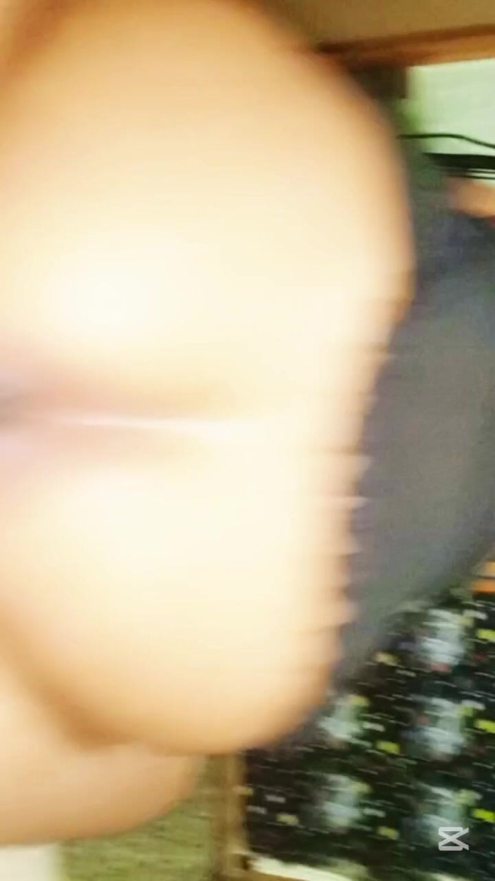 BigassMILF40: 在我老公来之前给我硬的继父