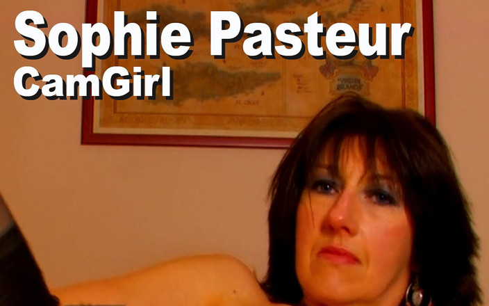 Edge Interactive Publishing: Tante seksi sophie pasteur lagi asik masturbasi sambil bugil