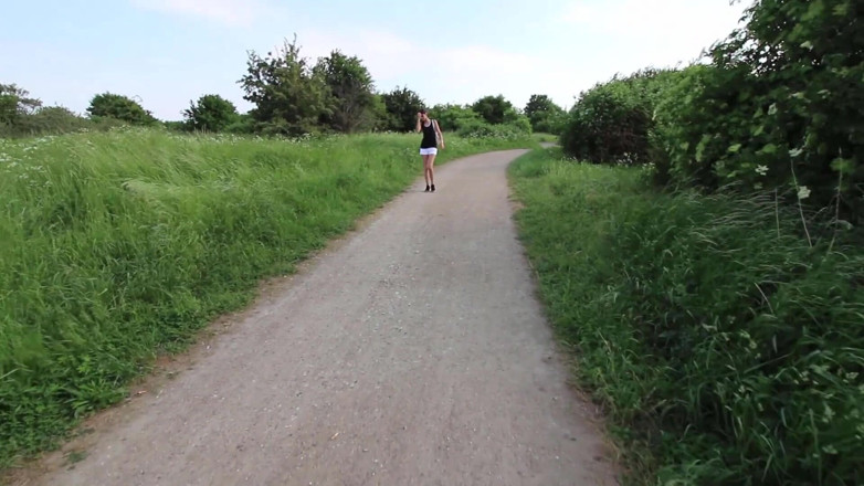 Eronordic: 덴마크에서 임의의 자지를 빨아주는 소녀