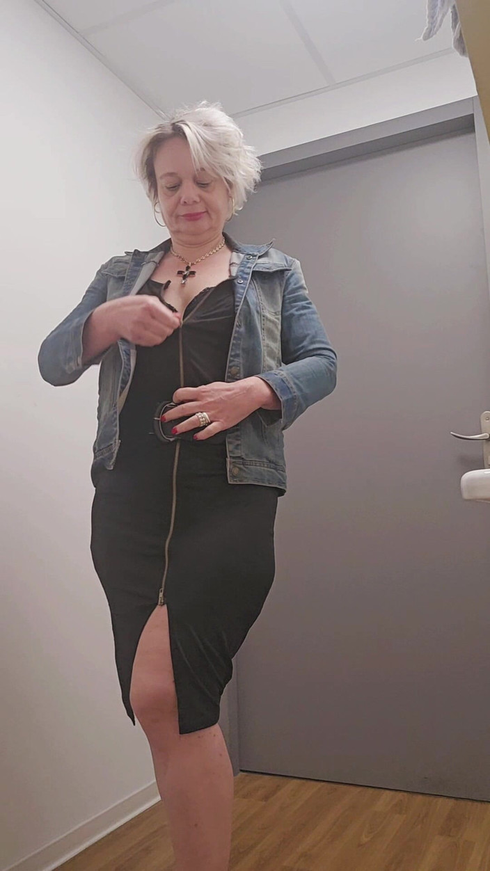 Sofy13: En el baño de la oficina