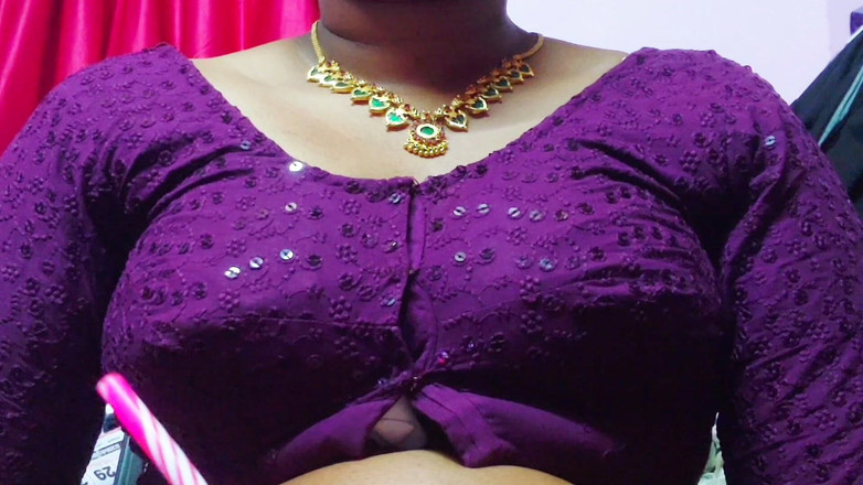 Desi Mohini: Mama vitregă sexy a prietenului meu XXX, volumul 2