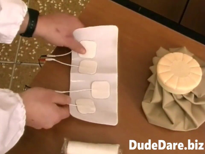 DudeDare: डॉक्टर की नियुक्ति के दौरान गरीब आदमी की गांड में चुदाई