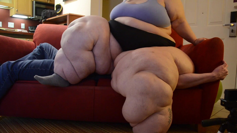 Full Weight Productions: Ssbbw Bobbi Jo's mislukte vertrappeling &amp; bank squash
