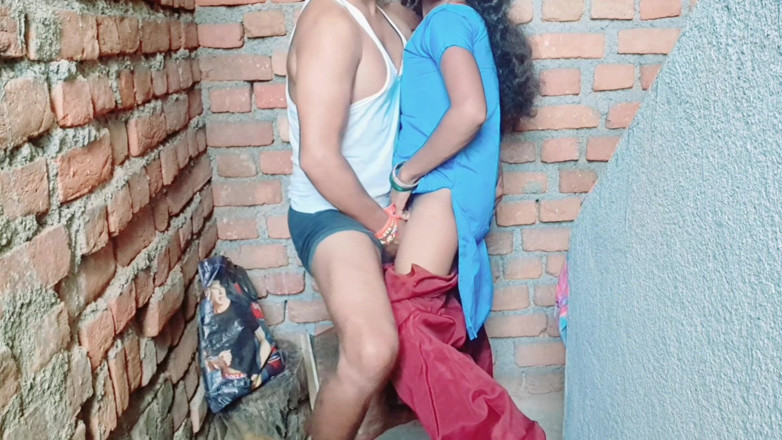 Trilokinath: Chica es follada por ex novio con uniforme escolar