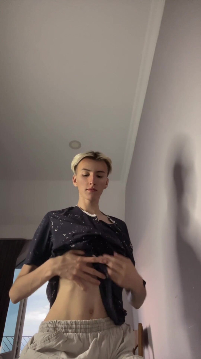 Sandro Jenner: Femboy手淫