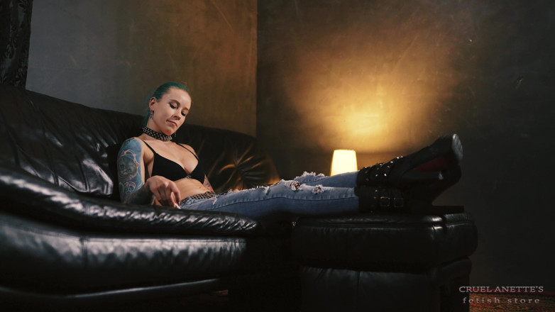 Cruel Anettes fetish world: Anette, Jeans aur Boots men dhoomrapaan karti hai 4k