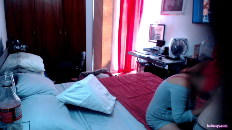 Latinaspy: Latina-amateur-schätzchen mit riesiger brust