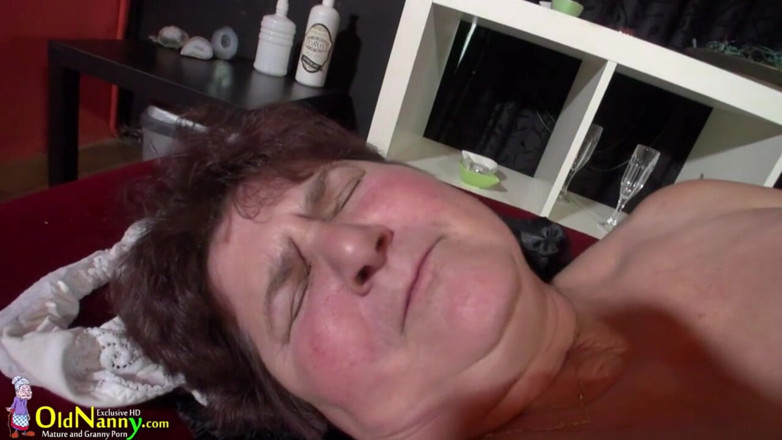 Aged Love: OLDNANNY - hana gibt wunderbaren blowjob