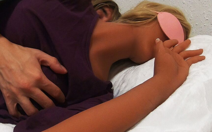 Ane Get Horny: Ngusap sperma pakai boneka seks silikon