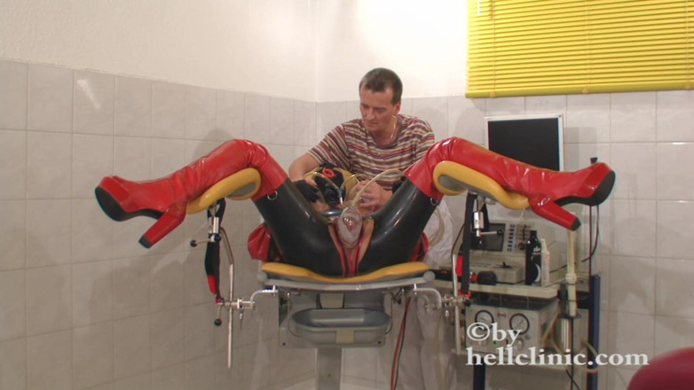 Rubber & Clinic Studio - 1ATOYS: Bơm chân không kỳ lạ trong cao su đầy đủ