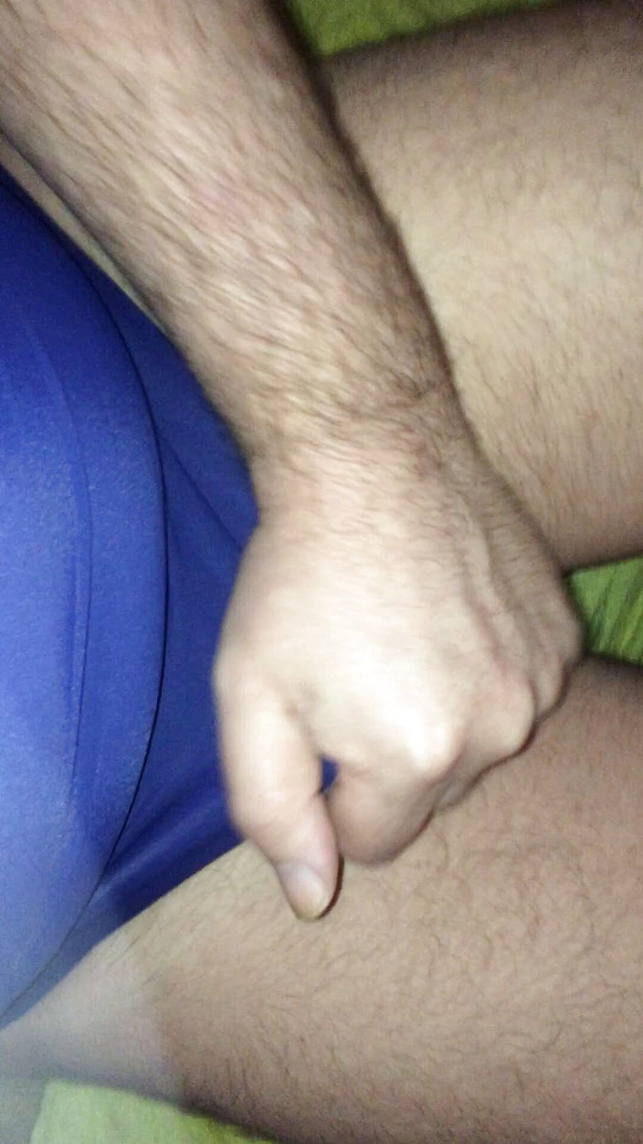 Adidas Boy Ron 71: Esta vez masturbándose con un traje de baño Adidas