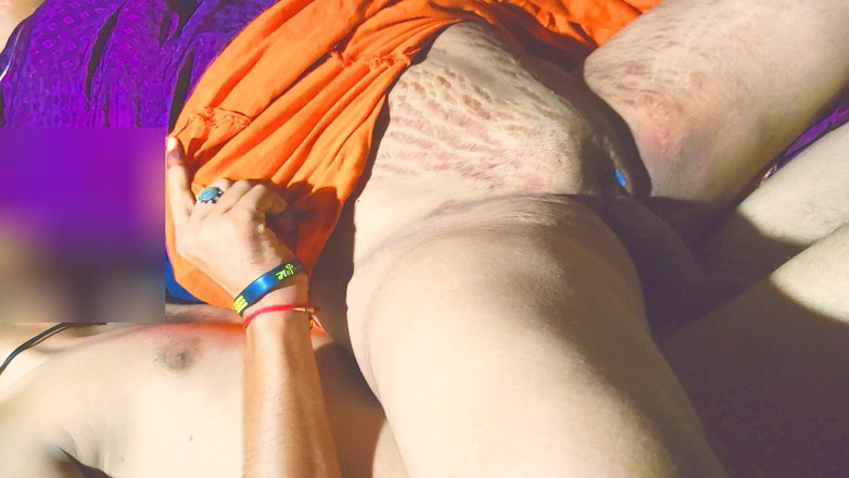 Village sexy couple Video: Teen è stata scopata dal fratellastro in casa. Scopata bene a...