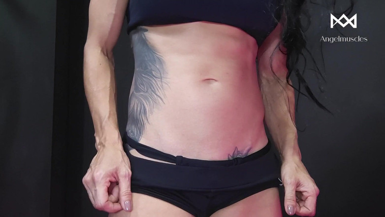 Angelmuscles: Addominali irresistibili... Non riusciva a stare lontana