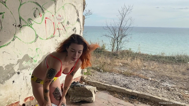 Homegrown Outdoor Sex: Kate gets a mouthful of cum outdoors by the sea
