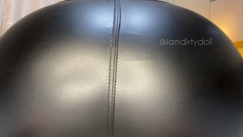 iamdirtydoll: PAWg leder furzt