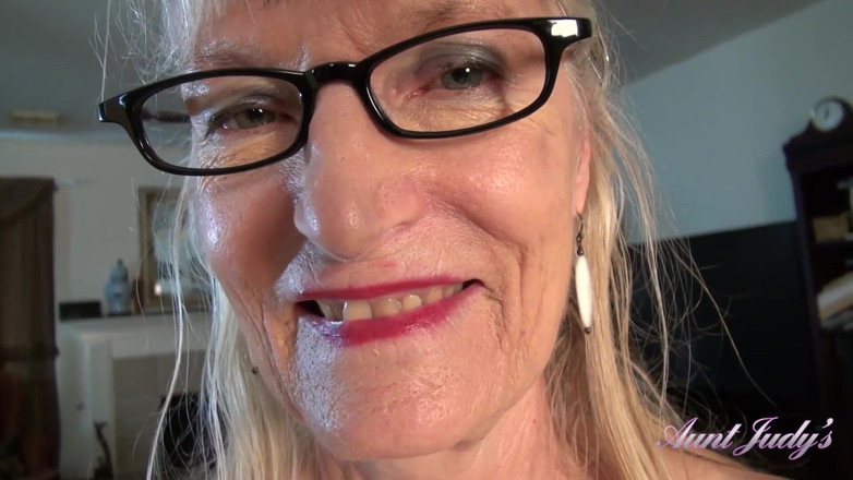 Aunt Judy's: AuntJudys - Diane, GILF amateur du Texas de 69 ans, est ta...