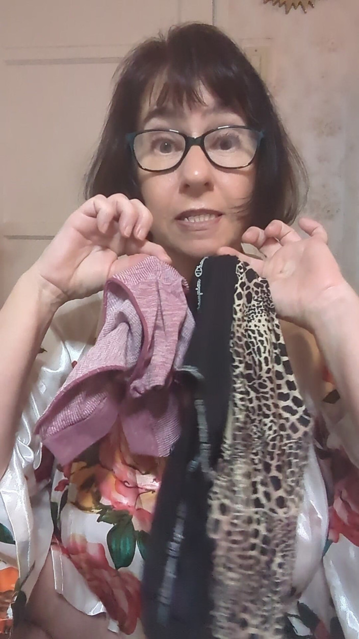 BustyBrendaxx: Неслухняний пасинок знову краде трусики мачухи!