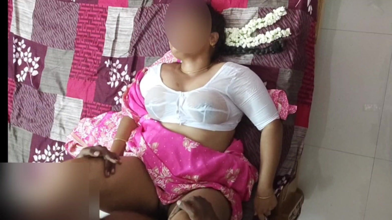 Black & white desicat: Sexy Indian Wife in Saree Wet Blouse Hard Sex