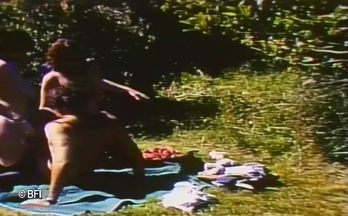 Vintage bedtime stories: Parowanie gorącego miękkiego erotycznego klipu retro.
