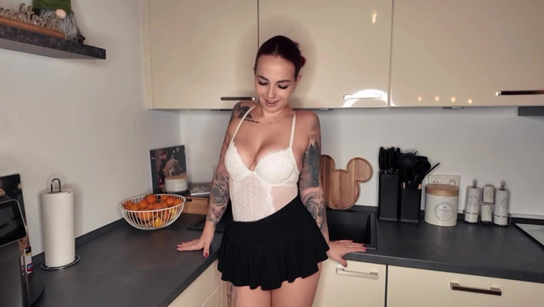 Nina Devil: Уявіть, що я повертаюся додому після довгого дня, і я вже чекаю тебе