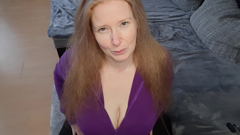 Curly_Dreams: 手淫你的鸡巴，然后把你的精液喷到我脸上