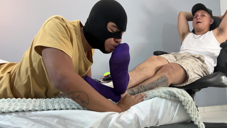 Tomas Styl: Bicht îmi suge picioarele și șosetele