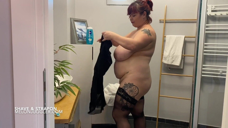 Real Plump Lesbians: BBW lesbičky se holí a šukají připínákem