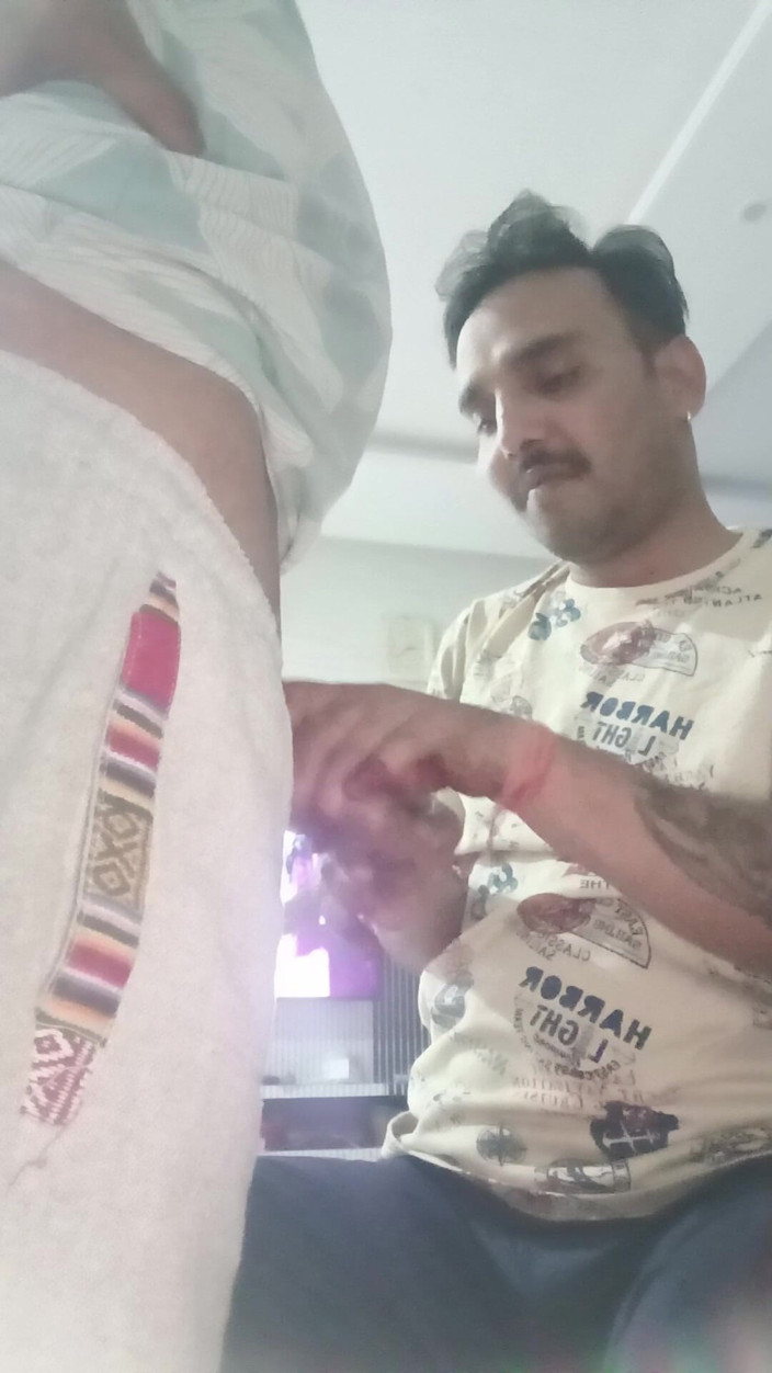 Rajasthani-old-lover: Bărbatul desi savurează sexul cu tatăl vitreg vecin și tatăl vitreg...