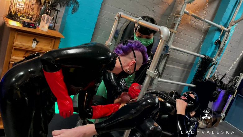 Lady Valeska: Enfermeras de látex puño en su coño