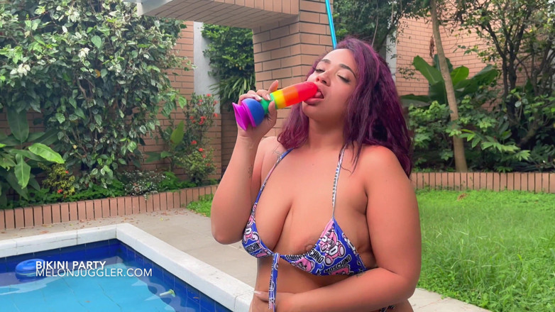 Busty BBW Latinas: Ласкаво просимо на вечірку бікіні Ханни Міллс
