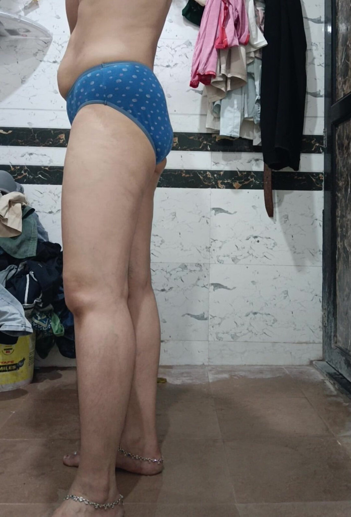 Priyahot77: Priya Cur mare și spectacol cu pizdă mare