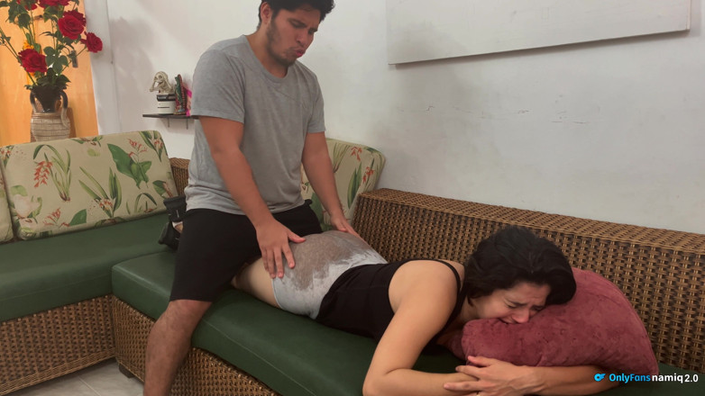 Dakotasex: J’ai accidentellement ma voisine et je l’aide avec les secourismes...
