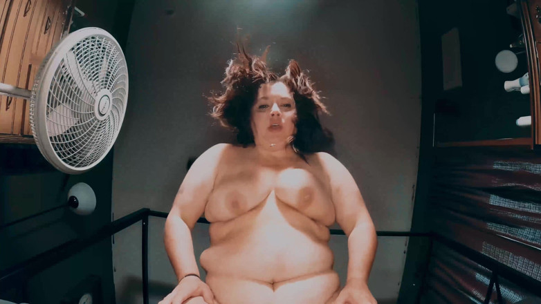 SexyNEBBW: Seksi iri güzel kadın amcığını aşağı fışkırıyor