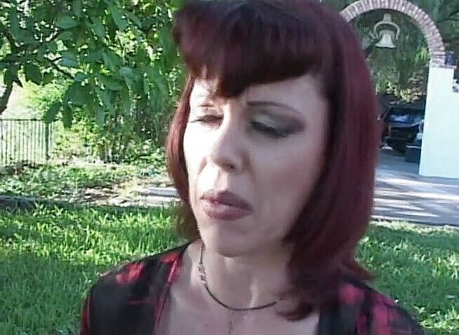 Gilfy Pleasure: Visuri cu o roșcată matură