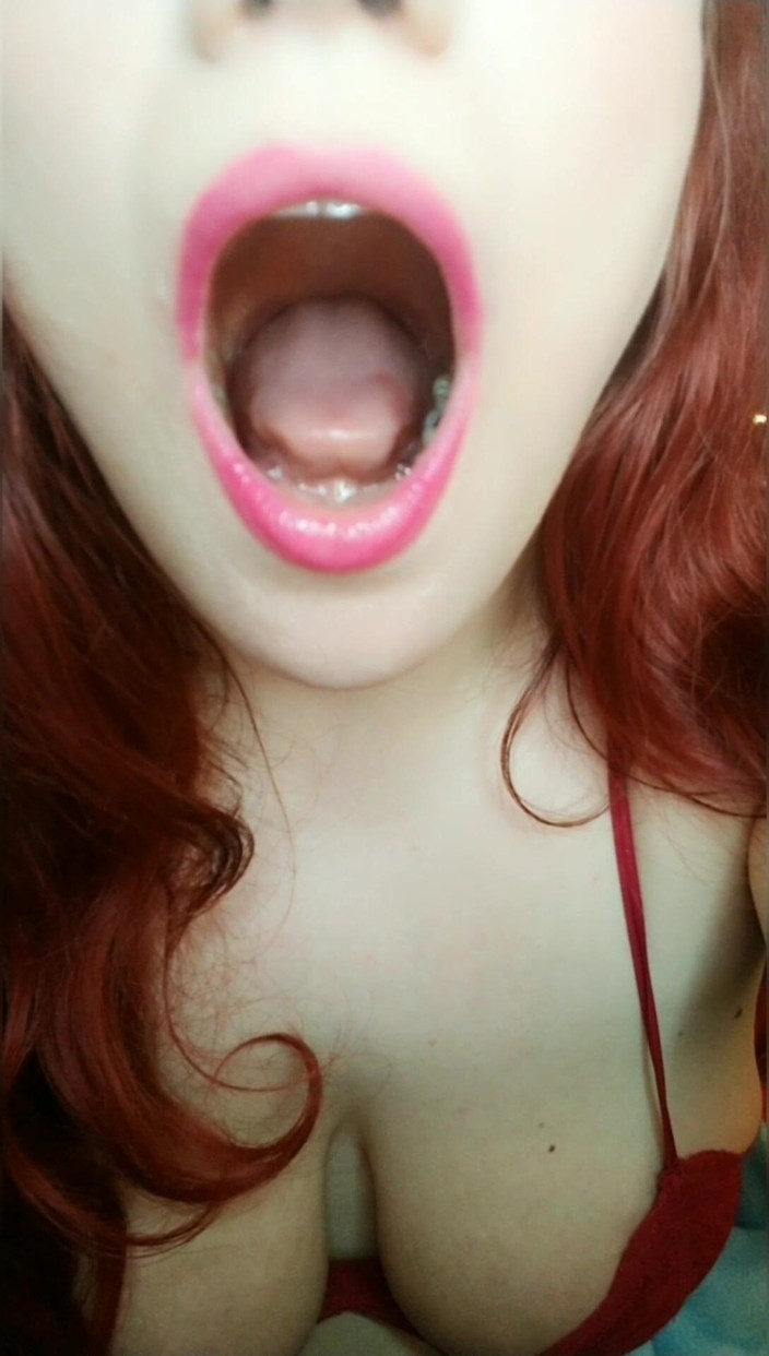 Scarlet Vixen: Offen, zunge aus, sich biegt sich zu deinem vergnügen